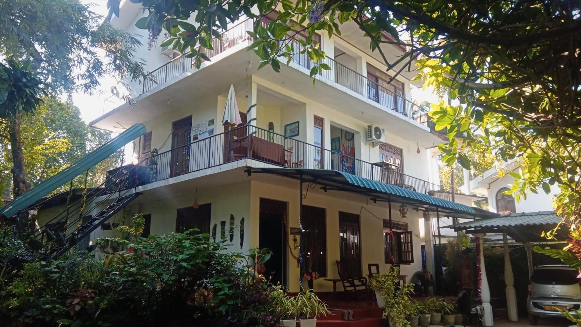 Little Swan Guest house Bentota Extérieur photo