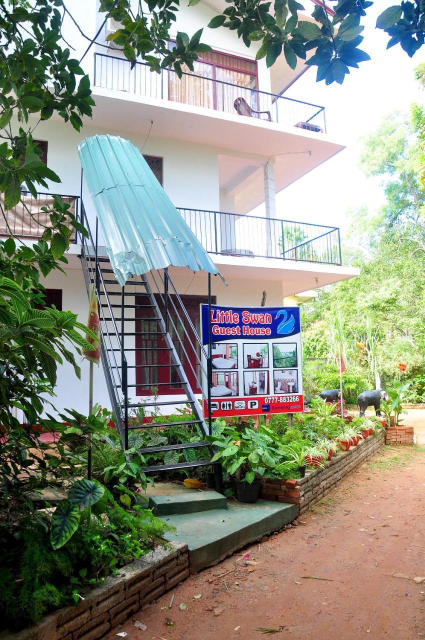 Little Swan Guest house Bentota Extérieur photo